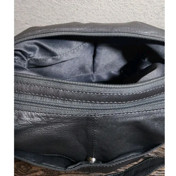 Elegant Gray Leather Satchel - Picture 6 of 7